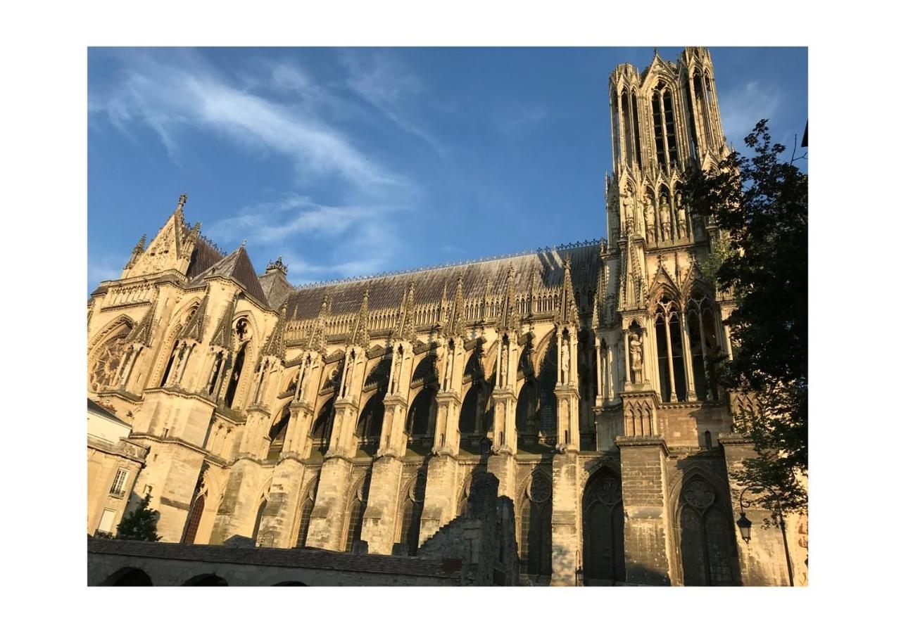 Suite Clovis 7 Reims Bagian luar foto