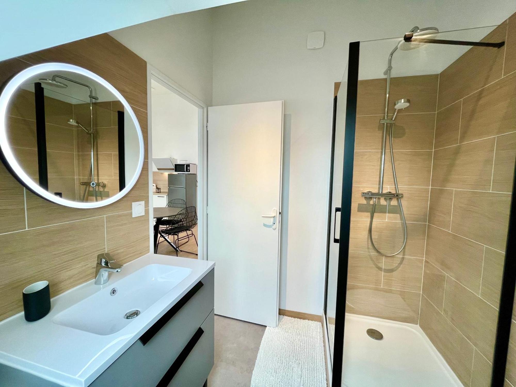 Suite Clovis 7 Reims Bagian luar foto
